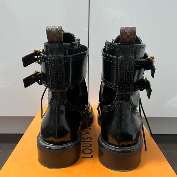 Louis Vuitton Black Glazed Calfskin Midtown Ankle Boots SIZE 39 - Picture 4 of 7